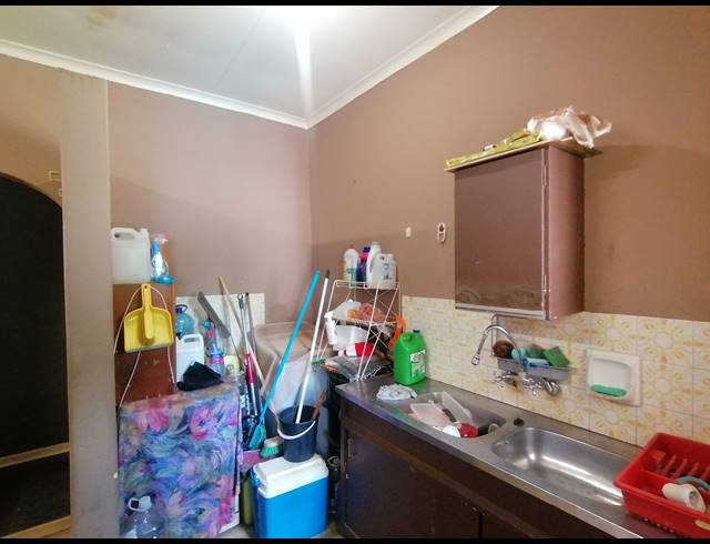 4 BEDROOM FREESTANDING FOR SALE IN STILFONTEIN EXT 4